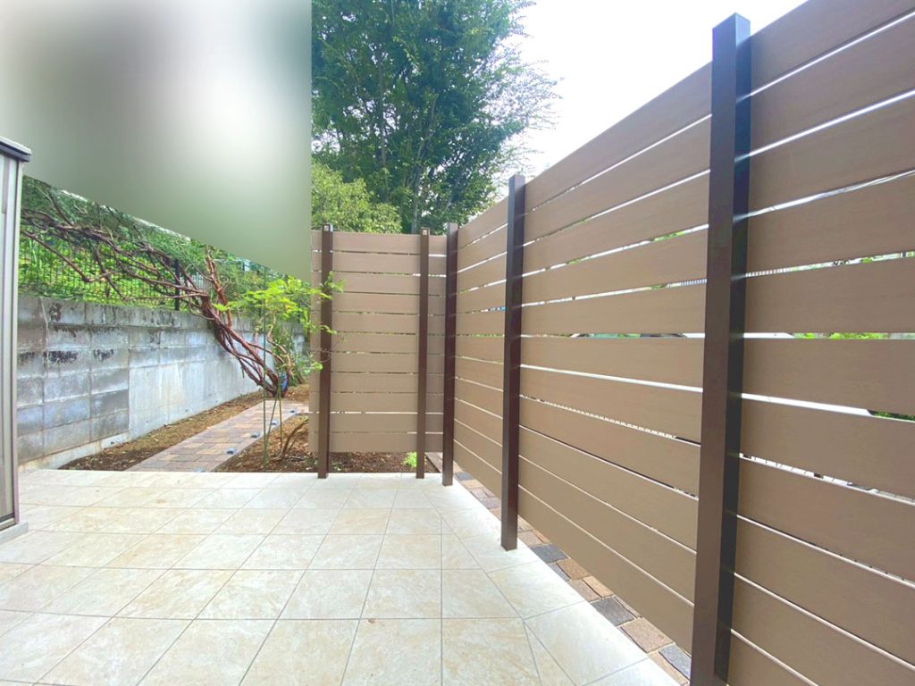 【施工後】タイルデッキ、目隠しフェンス